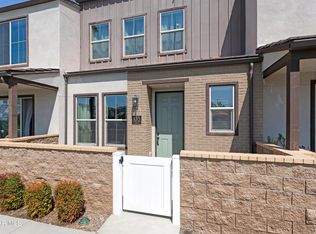135 Farmhouse Dr #3, Simi Valley, CA 93065