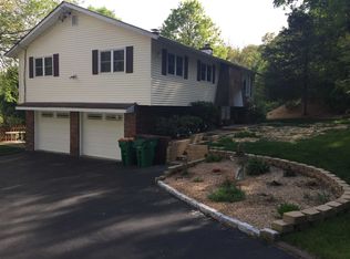 97 Lyndon Rd, Fishkill, NY 12524