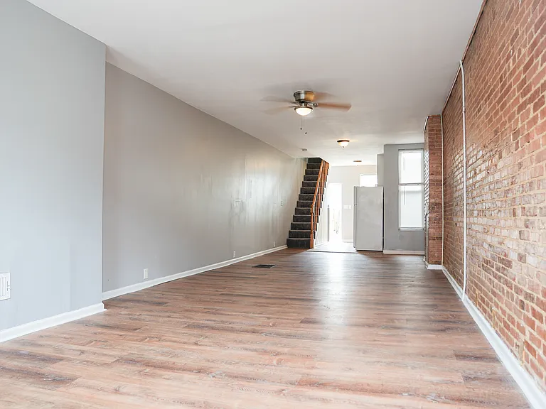 2532 Francis St — Photo 2
