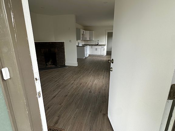 3rd image of 1429 E 5th St