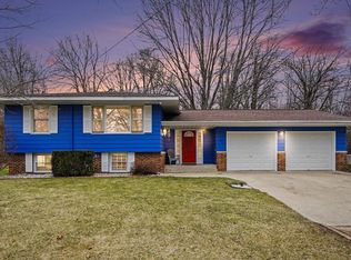 1825 E Chippewa River Rd, Midland, MI 48640