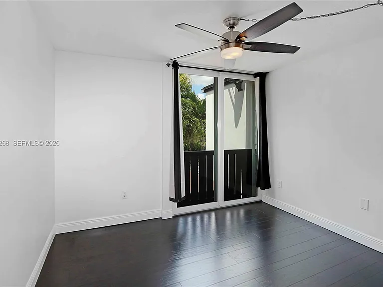12340 SW 20th Ter #12340 — Photo 15