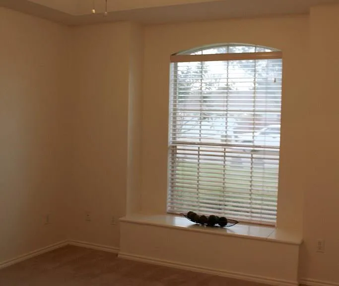 1418 Summerfield Ln — Photo 17