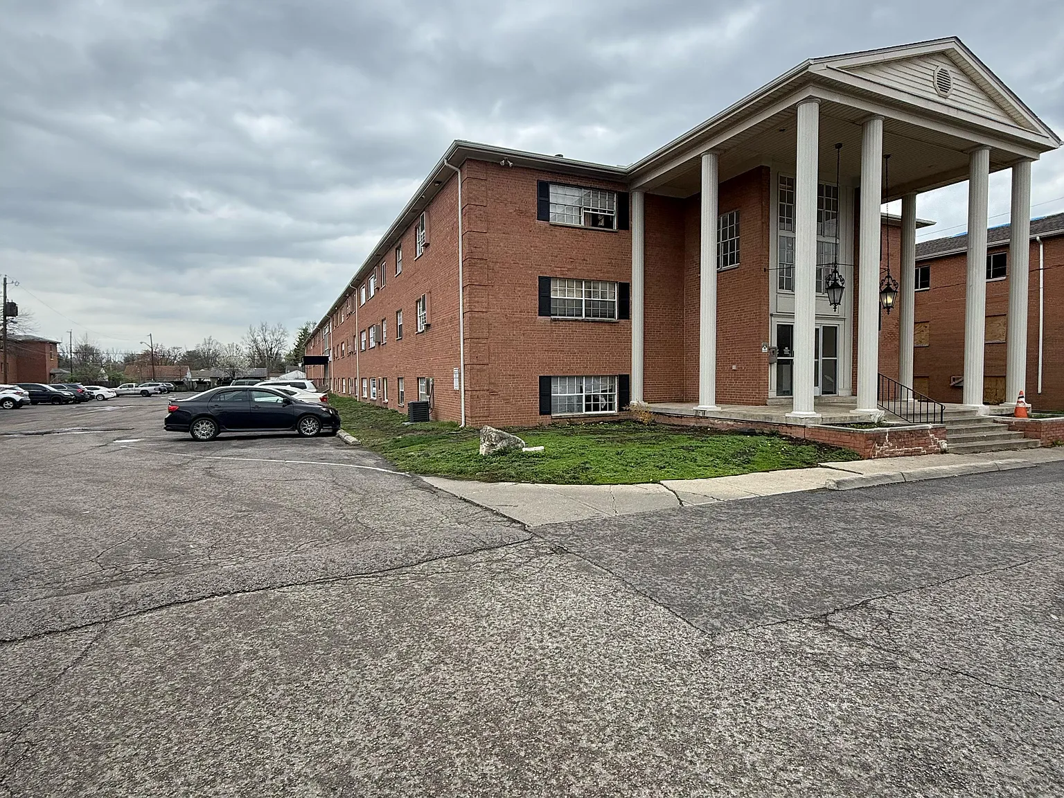 Bexley Apaartments — Photo 2