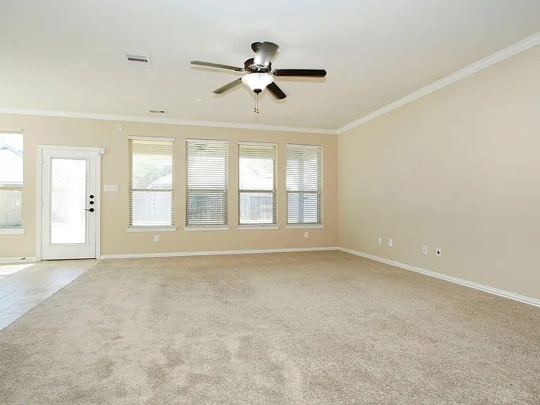 13827 Slate Mountain Ln — Photo 12