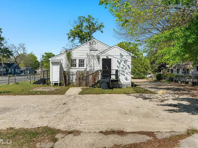 2661 Murray St — Photo 2