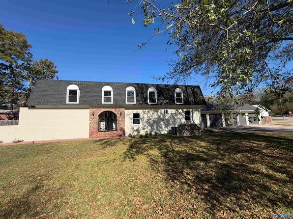 422 Crescent Dr SW, Hartselle, AL 35640