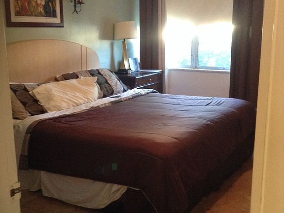 4th image of 1591 NE Miami Gardens Dr APT 105