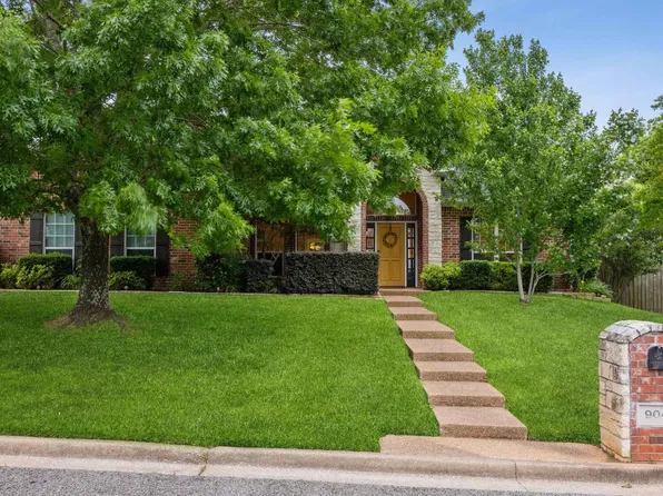904 Wellington Ln, Athens, TX 75751