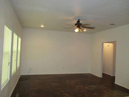 4th image of 719 Hallvale Dr