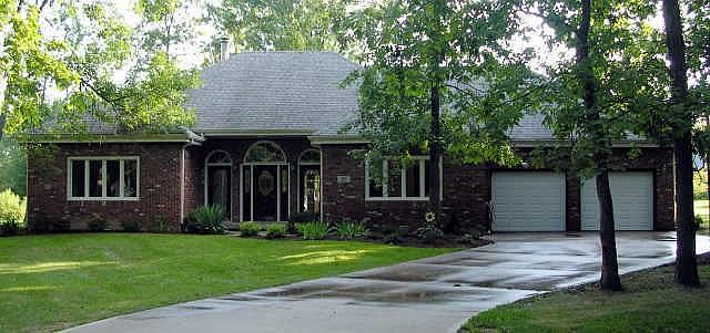 1st image of 4621 N Ashwood Dr