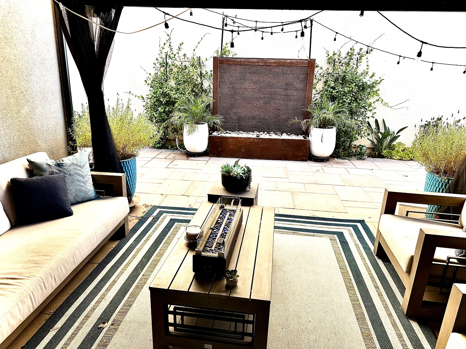 4 bed, 2300 sqft, $1,800 — Photo 2