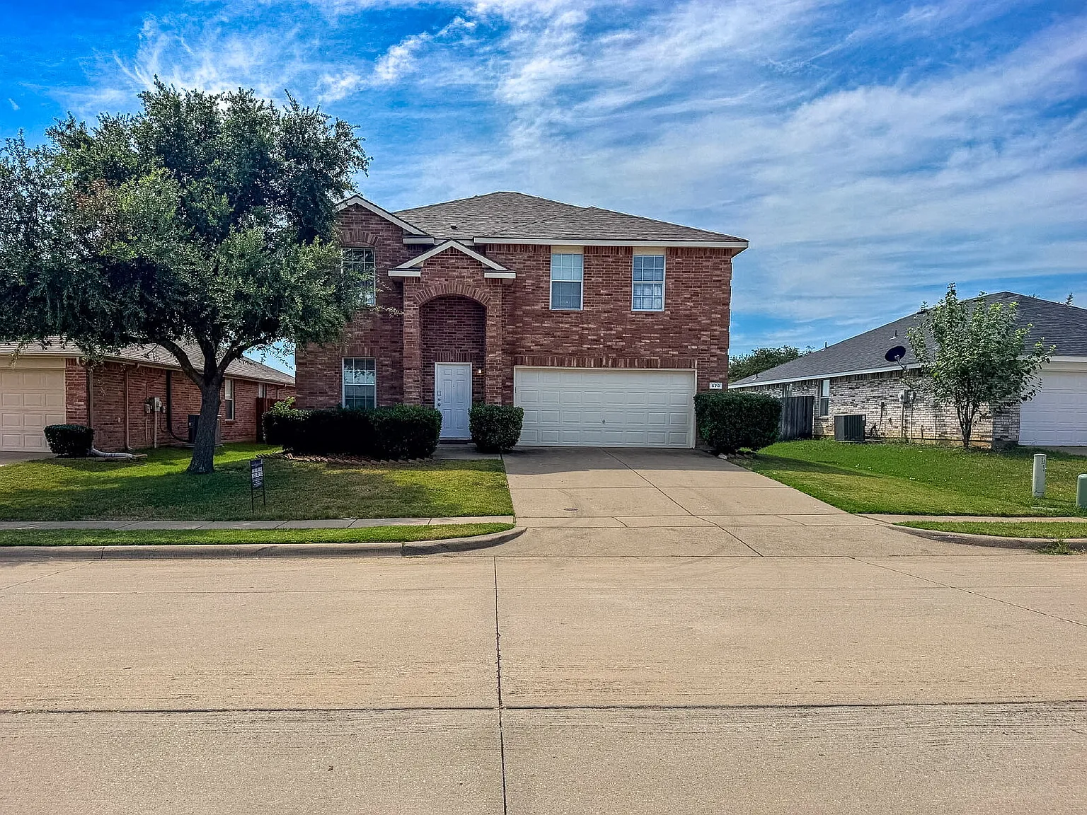 4 bed, 2.5 bath, 2314 sqft, $2,275 — Photo 1