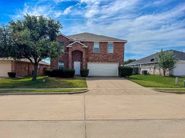 670 Horn St, Crowley, TX 76036