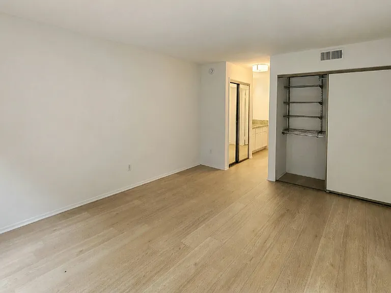 1444 S. Saltair — Photo 5