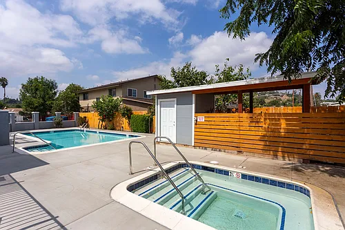 Oasis Apartments Photo 1
