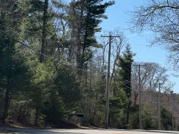 4th image of 1541 Ten Rod Rd