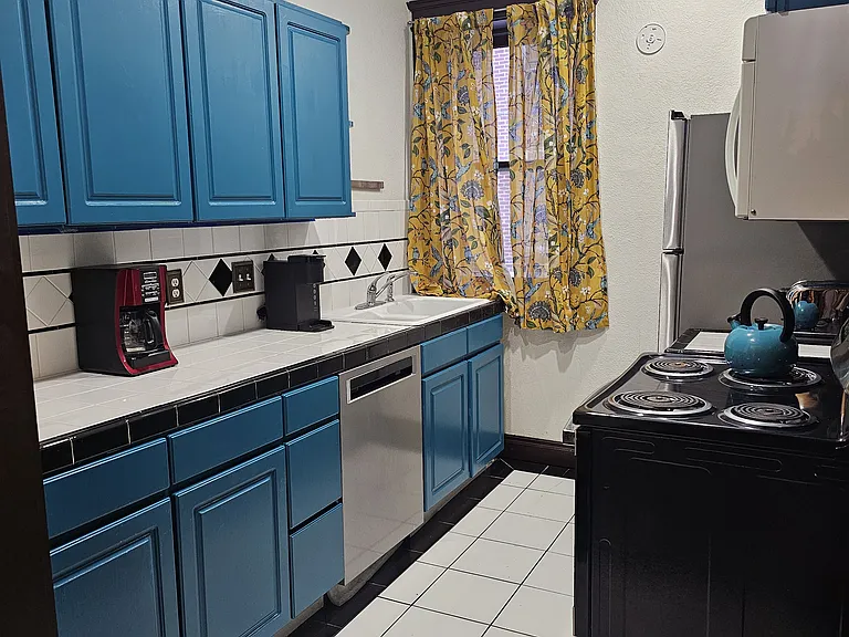 1475 N Humboldt St #8 — Photo 17