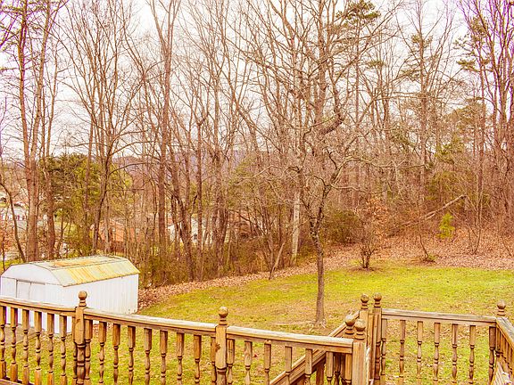 5th image of 2705 Creekwood Dr