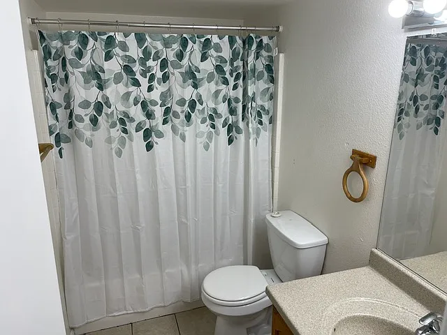 2070 Sahara Dr — Photo 6