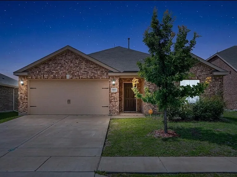 3107 Angus Dr — Photo 1