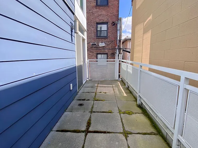 The Local 418 — Photo 18