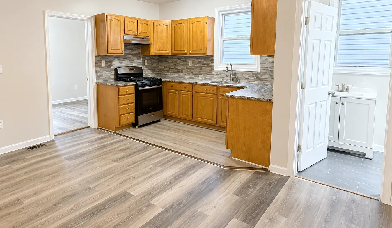 6 bed, $3,300 — Photo 2