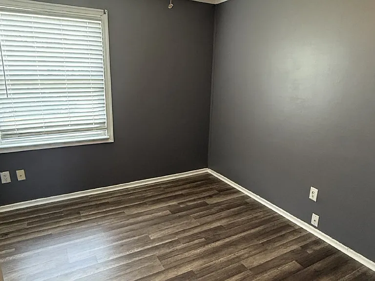 908 Spaulding Dr — Photo 17