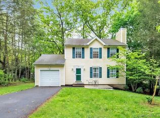15 Priscilla Rd, West Haven, CT 06516