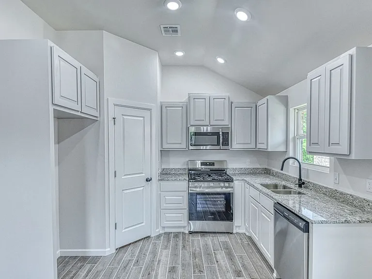 928 Varenna Ct — Photo 9