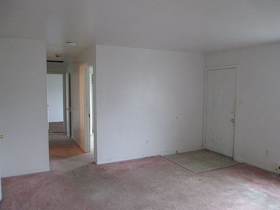 4th image of 2349 Sara Ln