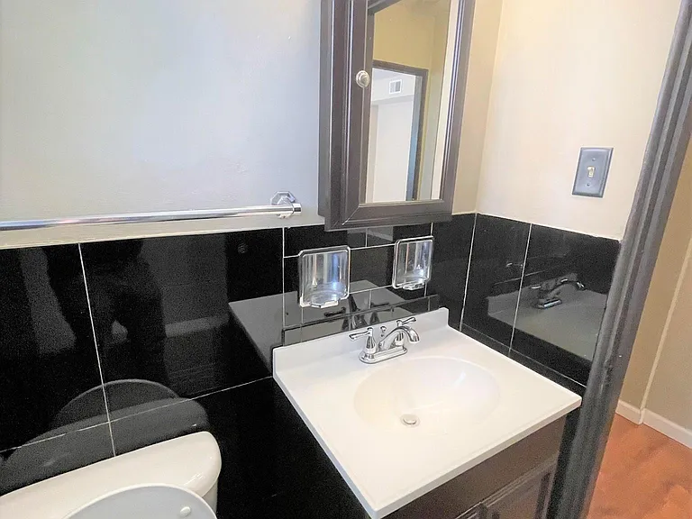 5712 Phillips Ave #B9 — Photo 60