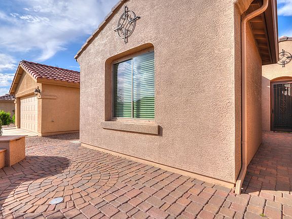 4th image of 2632 E Desert Wind Dr