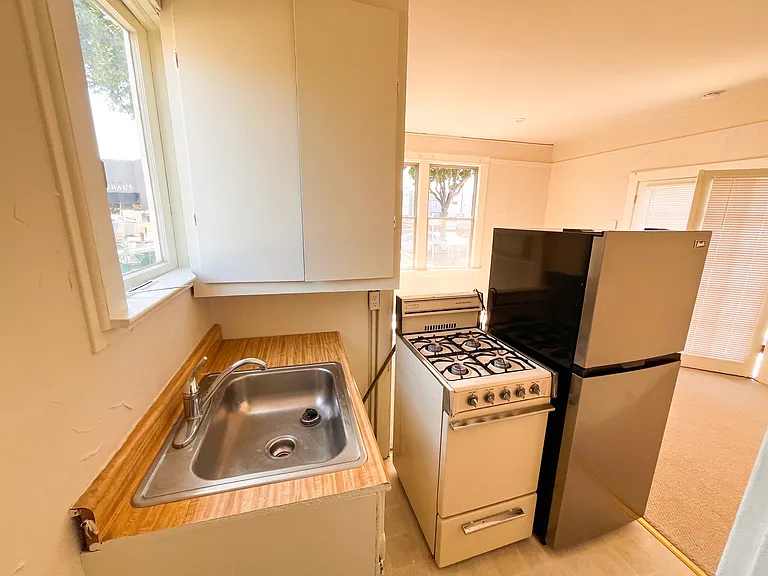 1220 Donnelly Ave #1 — Photo 11