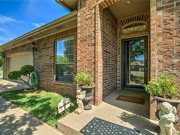 4th image of 15816 Sonoma Ct