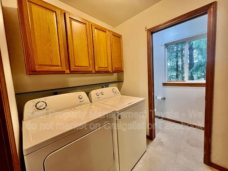 450 W Alder Dr — Photo 7