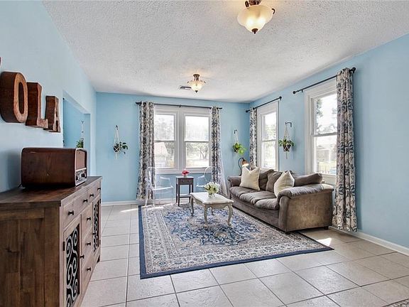 4th image of 1483 Mirabeau Ave