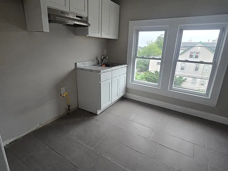 78 Huntington Ter #3 — Photo 1