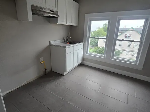 78 Huntington Ter Floor 3, Newark, NJ 07112