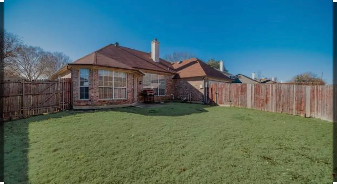 3 bed, 2196 sqft, $2,995 — Photo 2