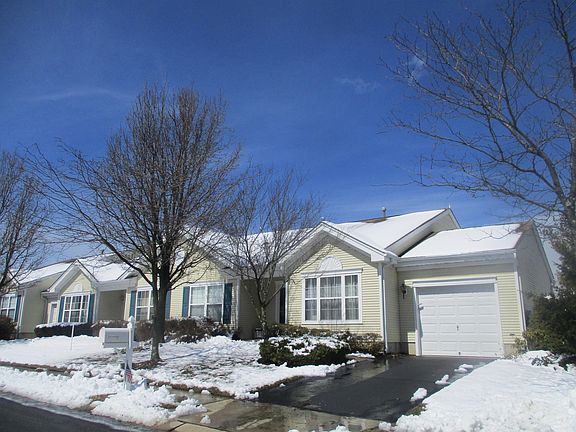 4th image of 671 Chancery Ln #12