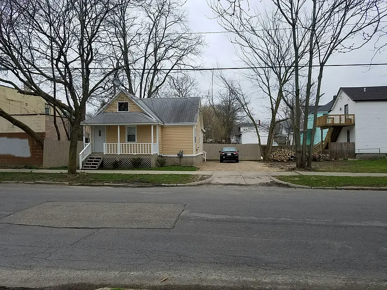 110 Indiana Ave NW — Photo 2