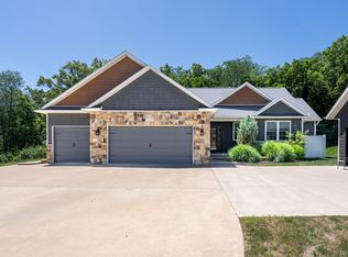 18200 247th Ave, Bettendorf, IA 52722