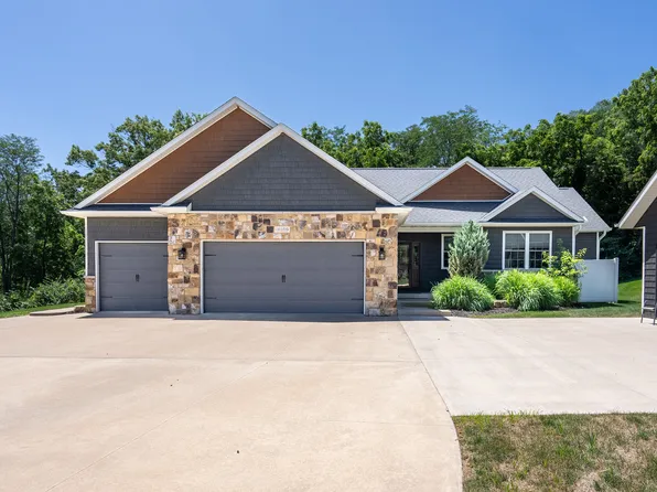 18200 247th Ave, Bettendorf, IA 52722