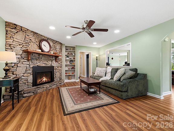3rd image of 84 Greenwood Acres Dr