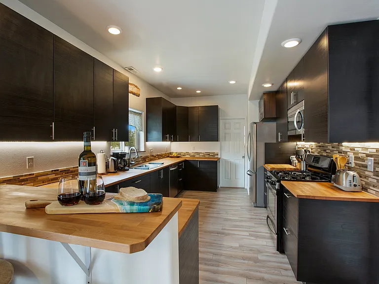 705 Valley View Dr — Photo 15