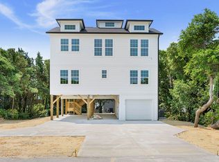 5711 Emerald Dr, Emerald Isle, NC 28594