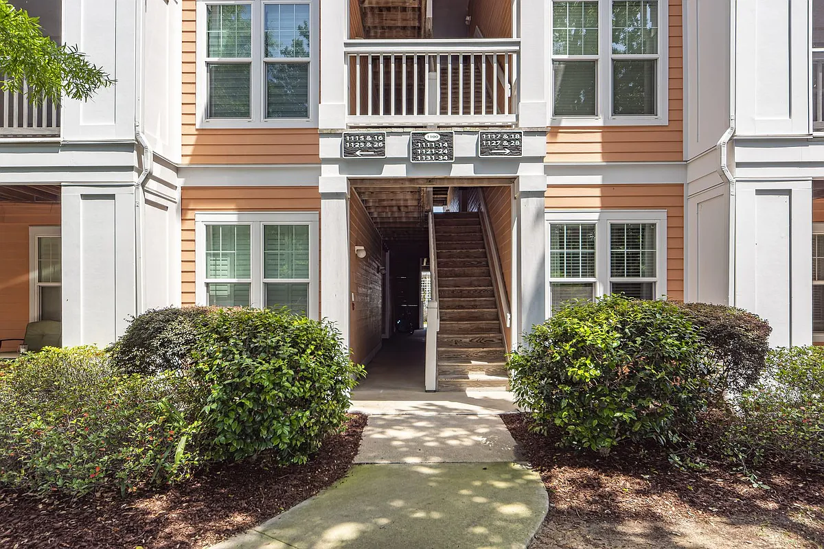Building Photo - 1113 Rosewood Ln