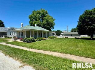 217 W Main St, Mount Sterling, IL 62353