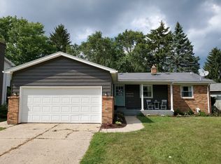 5515 Edgelawn Dr SE, Kentwood, MI
